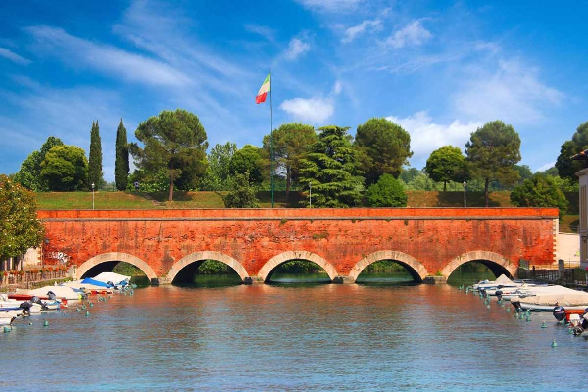 Acqua Verde Appartamenti Песк'єра-дель-Гарда Екстер'єр фото